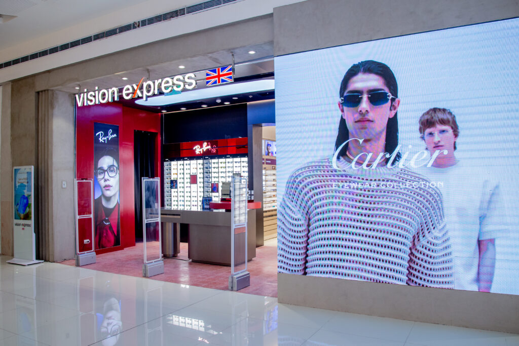 Vision Express, the leading premium optical retailer in the Philippines, launches its flagship store at the SM Mall of Asia. Dubbed the biggest Vision Express store in the Philippines, the new branch showcases a curated selection of designer eyewear brands and its state-of-the-art eyecare services. Stepping into the Vision Express store at SM Mall of Asia focuses more on open spaces and a premium ambiance, reflecting its dynamic and vibrant rebrand.  